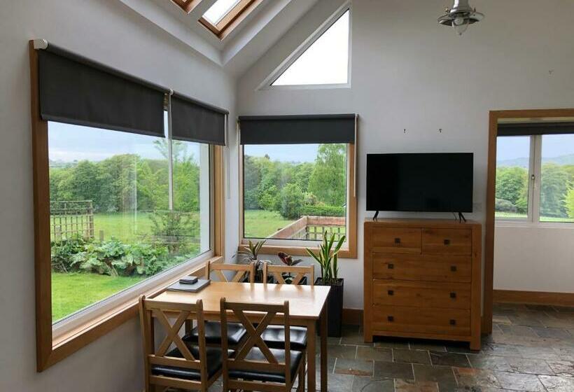 The Cottage, Near Glasgow Milngavie