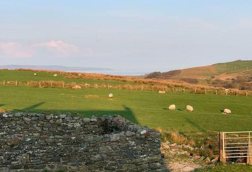 Traditional Cottage Near Campbeltown