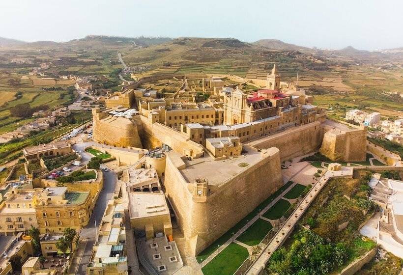 Villeleynah Amazing Gozitan Villa Pool Happy Rentals