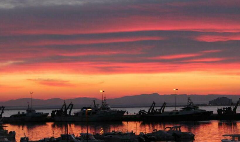 Apartamento Renovado En Barrio De Los Pescadores