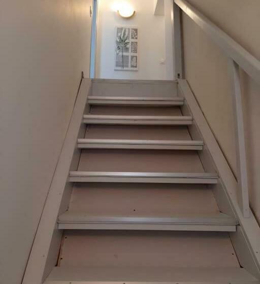 Etage D Une Agréable Maison De Ville