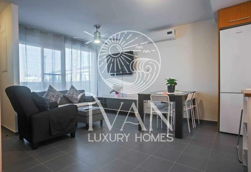 Casa Oromar Ivan Luxury Homes Chalet Adosado