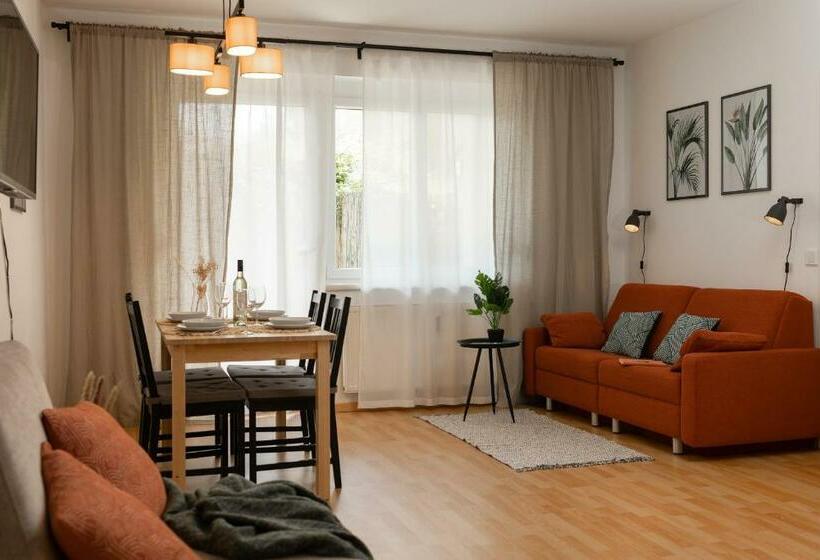 Fresh Apartment With Terrace + Free Parking