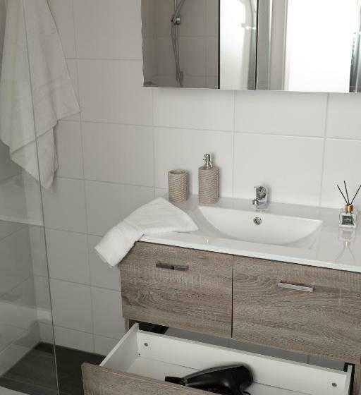 Fresh Apartment With Terrace + Free Parking