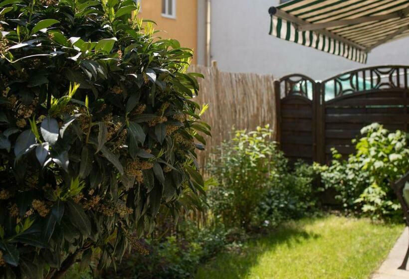 Fresh Apartment With Terrace + Free Parking