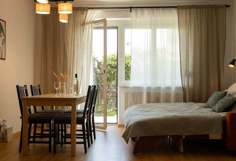 Fresh Apartment With Terrace + Free Parking