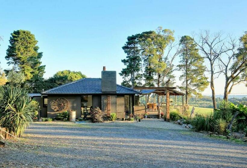 Gorgeous Villa 10 Acre Of Land