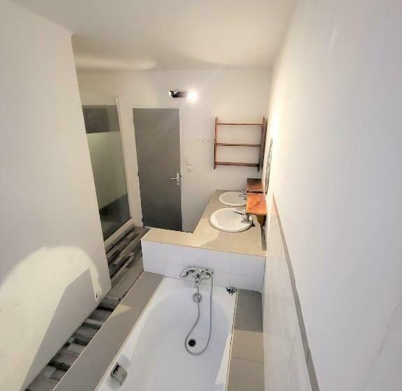 Maison 3 Chambres Avec Piscine Couverte