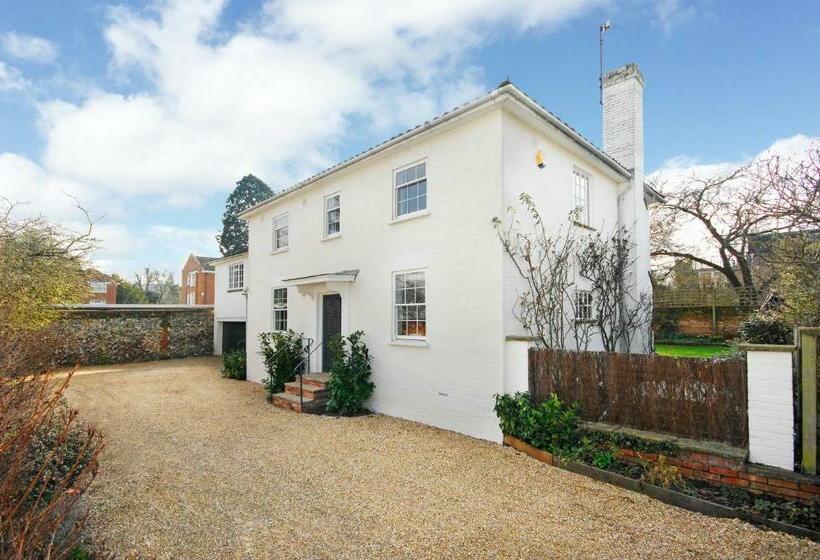 Montpellier House, Centrally Located, Large Garden