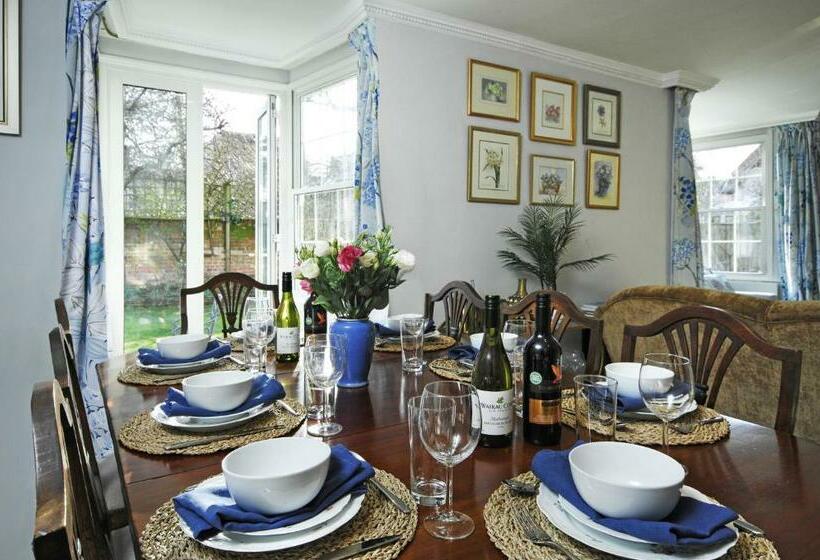 Montpellier House, Centrally Located, Large Garden