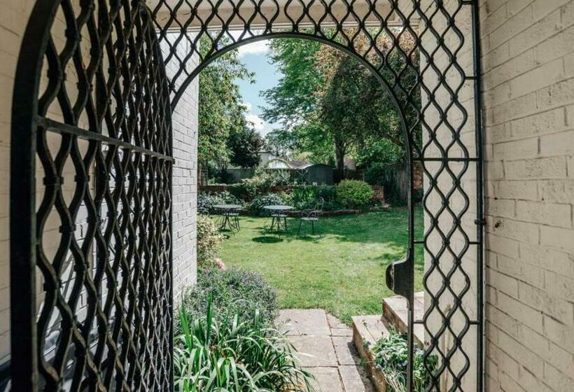 Montpellier House, Centrally Located, Large Garden