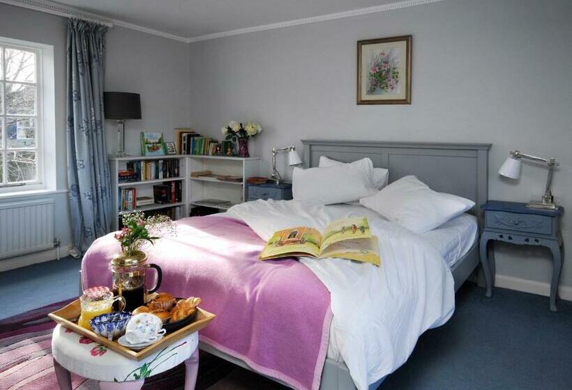 Montpellier House, Centrally Located, Large Garden