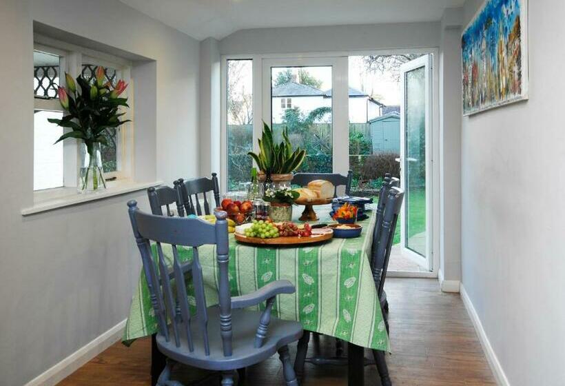 Montpellier House, Centrally Located, Large Garden