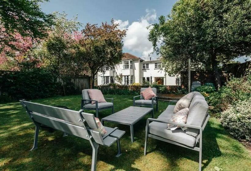 Montpellier House, Centrally Located, Large Garden