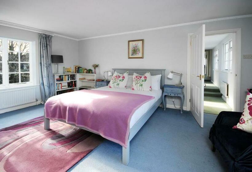 Montpellier House, Centrally Located, Large Garden