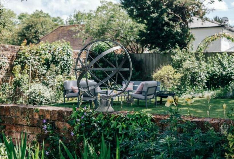 Montpellier House, Centrally Located, Large Garden