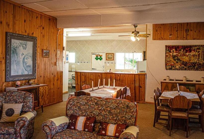 Oudtshoorn Self Catering Home