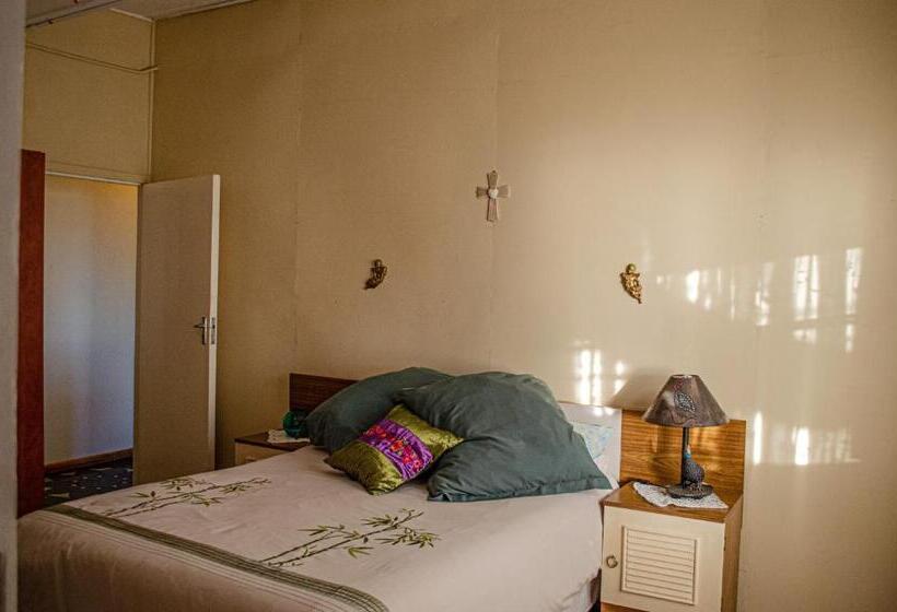 Oudtshoorn Self Catering Home