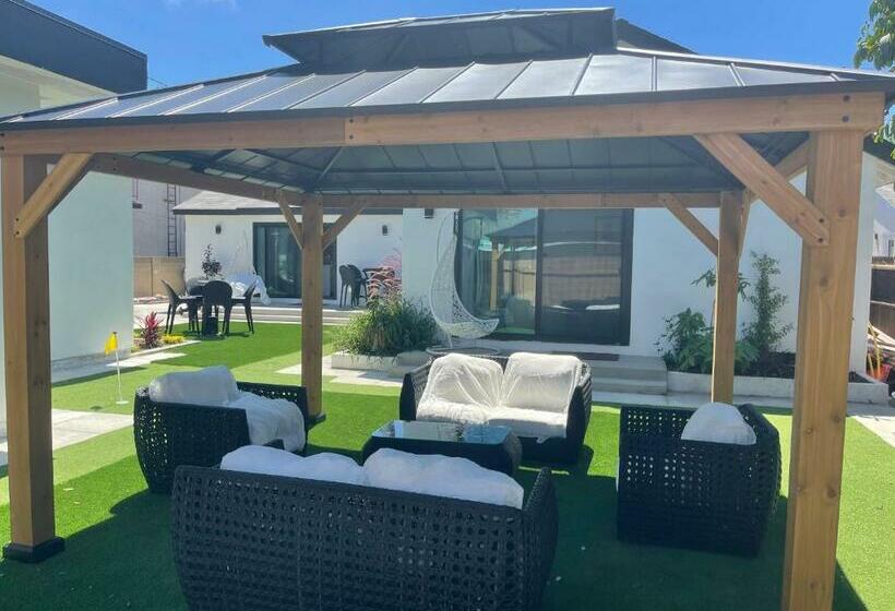 Luxury 4 Bedroom Villa