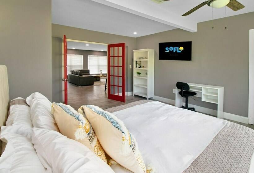 Pet Friendly Home With Large Backyard