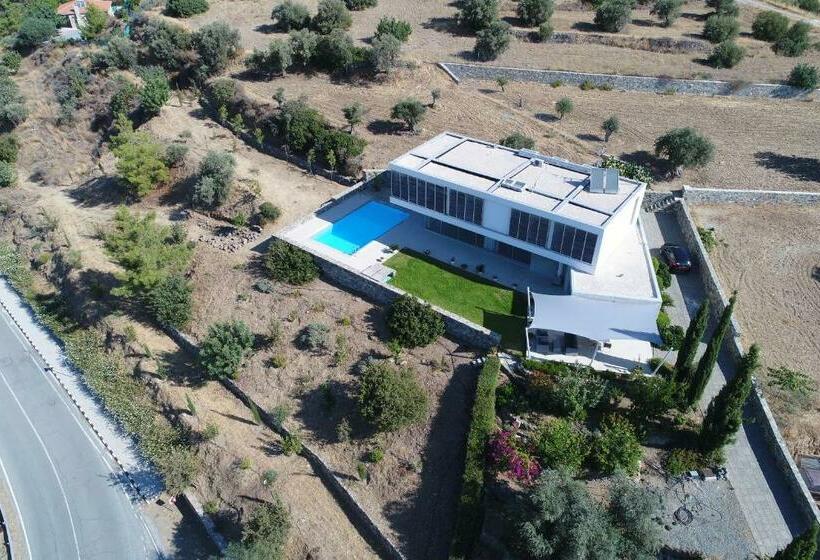 Luxury Villa Pluto Stunning Mountain Views