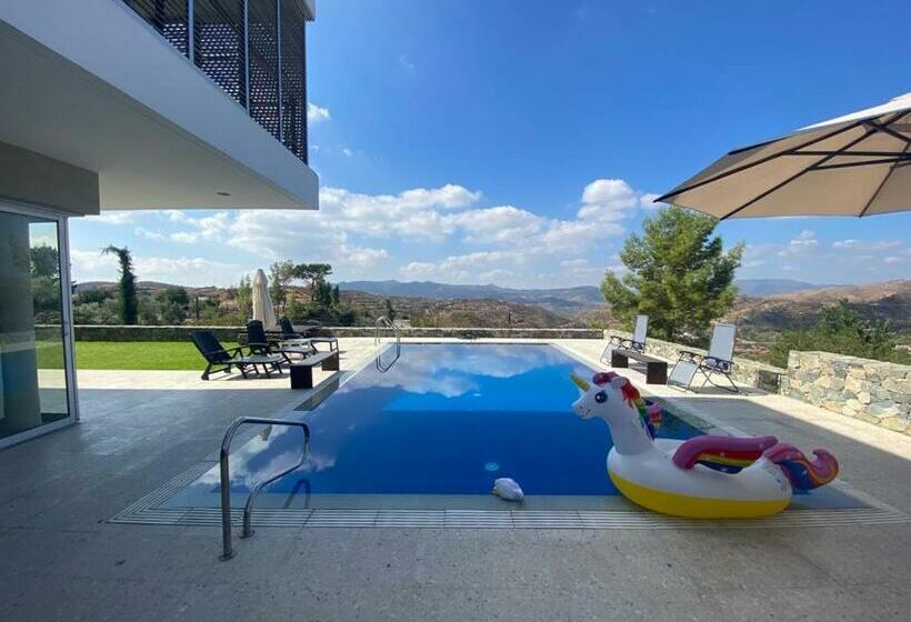 Luxury Villa Pluto Stunning Mountain Views