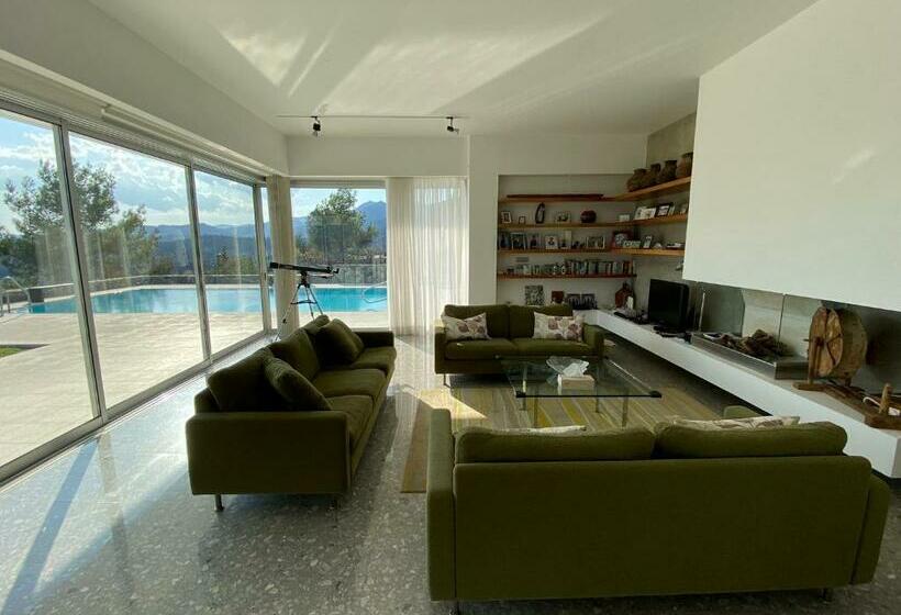 Luxury Villa Pluto Stunning Mountain Views