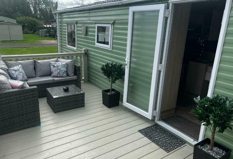 Relaxing And Quiet Holiday Cabin Sleeps 4