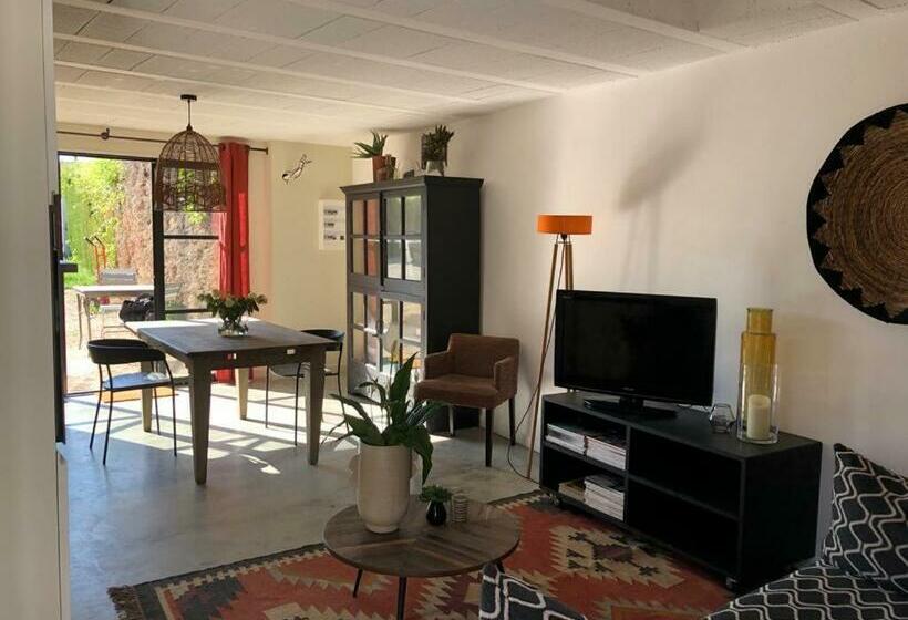 Saskia S Loft Mazan