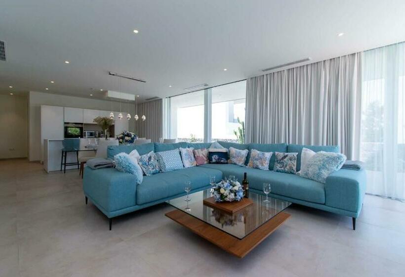 Villa Josefa With Private Heated Pool And Lake Views