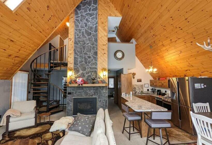 Wildlife Chalet   Sauna Lakeview Firepit Wifi