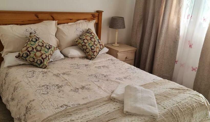 8 Oceans On The Beach