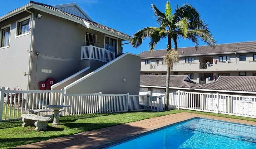 8 Oceans On The Beach