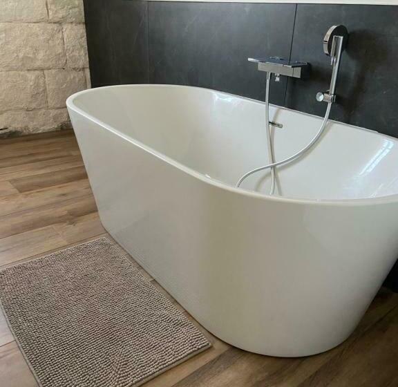 Loft Spacieux Au Cœur Des Remparts D Aigues Mortes