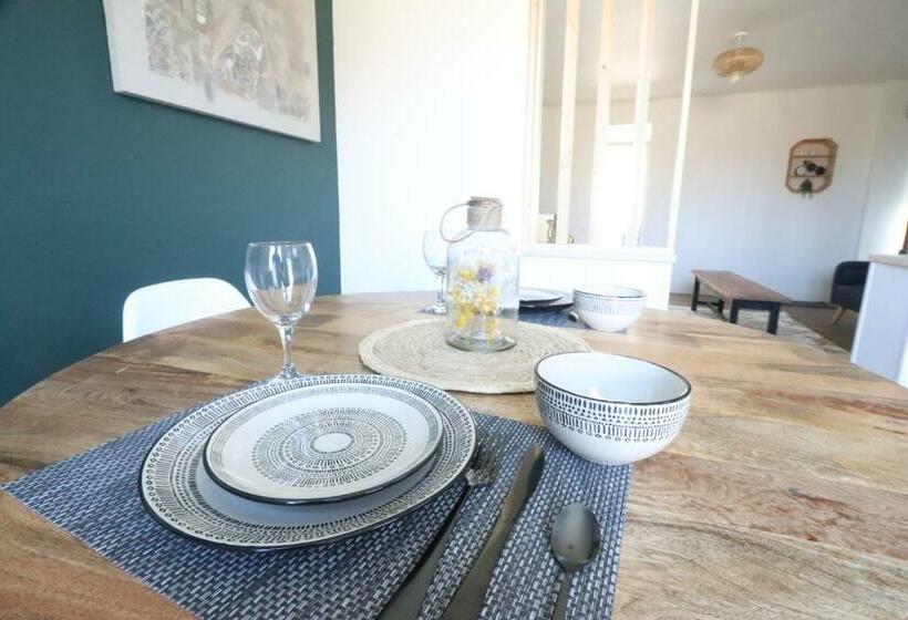 Coeur De Ville, T2 Cosy & élégant Avec Jardin