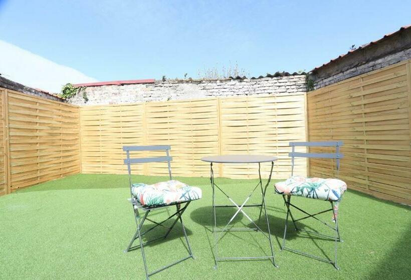 Coeur De Ville, T2 Cosy & élégant Avec Jardin