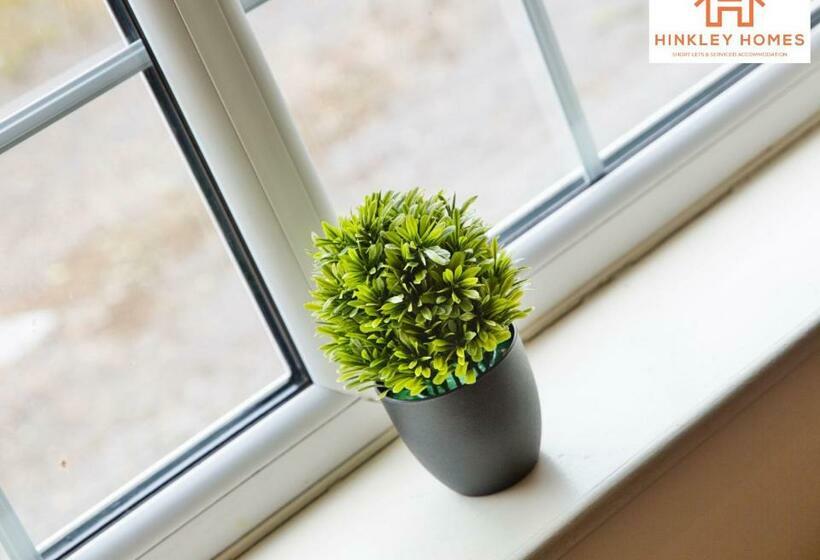 Cosy Contained Riverside 1bed 2 Floors Parking