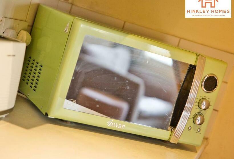 Cosy Contained Riverside 1bed   2 Floors   Parking