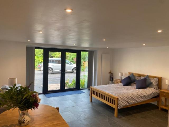 Fantastic Refurbished Studio With Croquet Lawn, Nr Lyme Regis