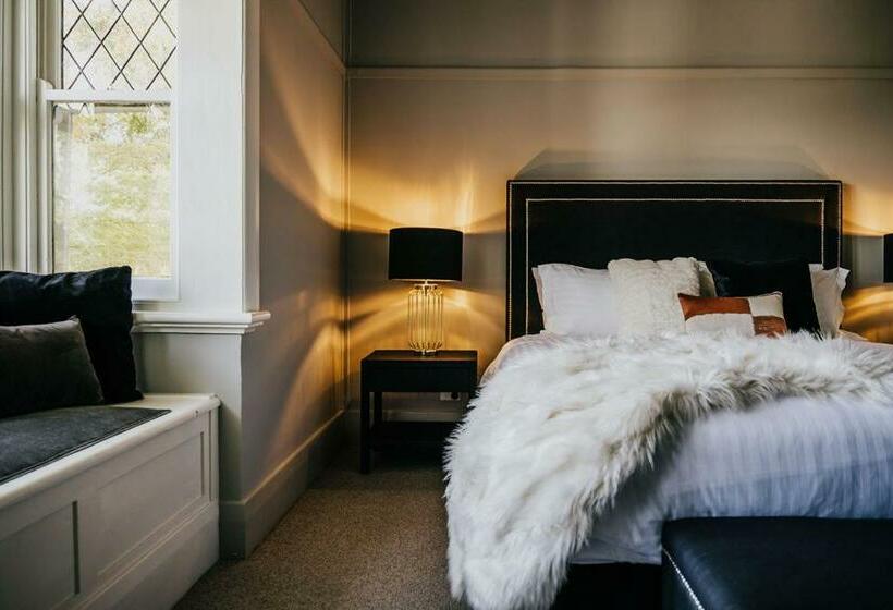 Gilbert By Whiskey June