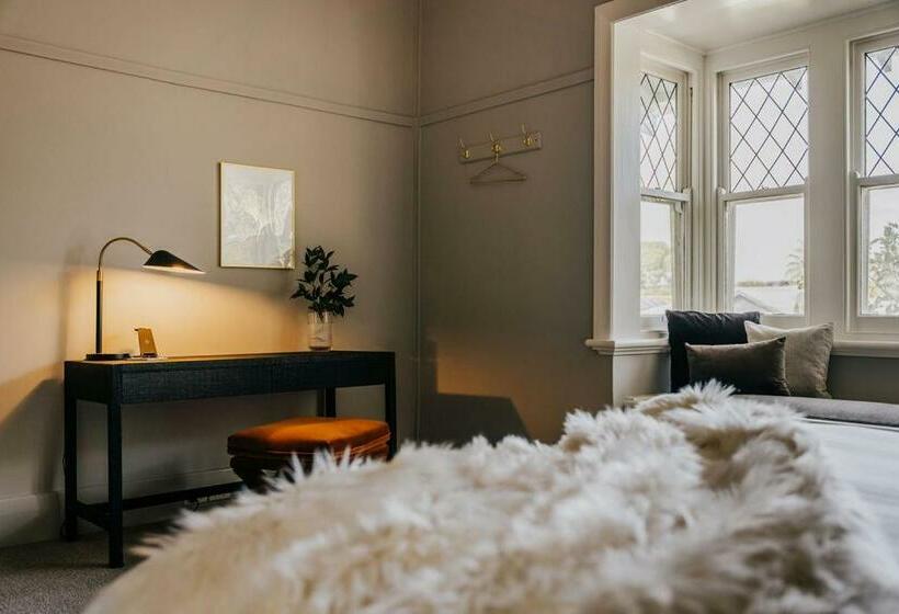 Gilbert By Whiskey June