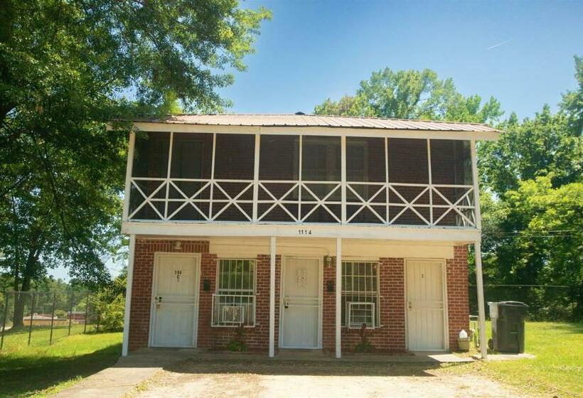 Historic Hill Apartments