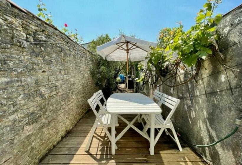 House Rétaise With Garden Close To The Sea