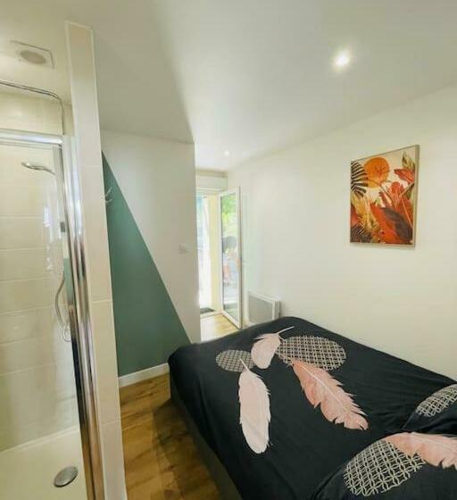 Le Belloc  Suberbe Appartement T1 Bis   Au Calme   Terrasse   Vue Jardin