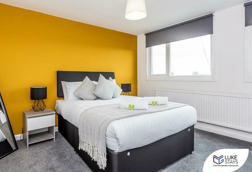 Luke Stays   Wareness Street