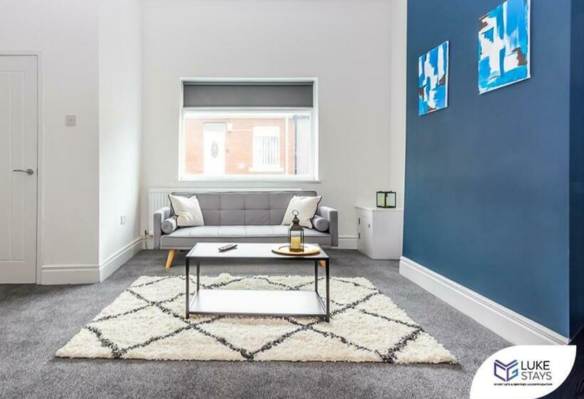 Luke Stays   Wareness Street