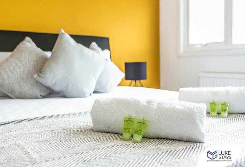 Luke Stays   Wareness Street