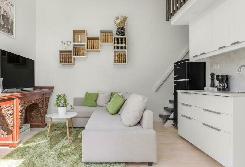 Newly Built Attefallshus By The Beautiful Varamobeach!