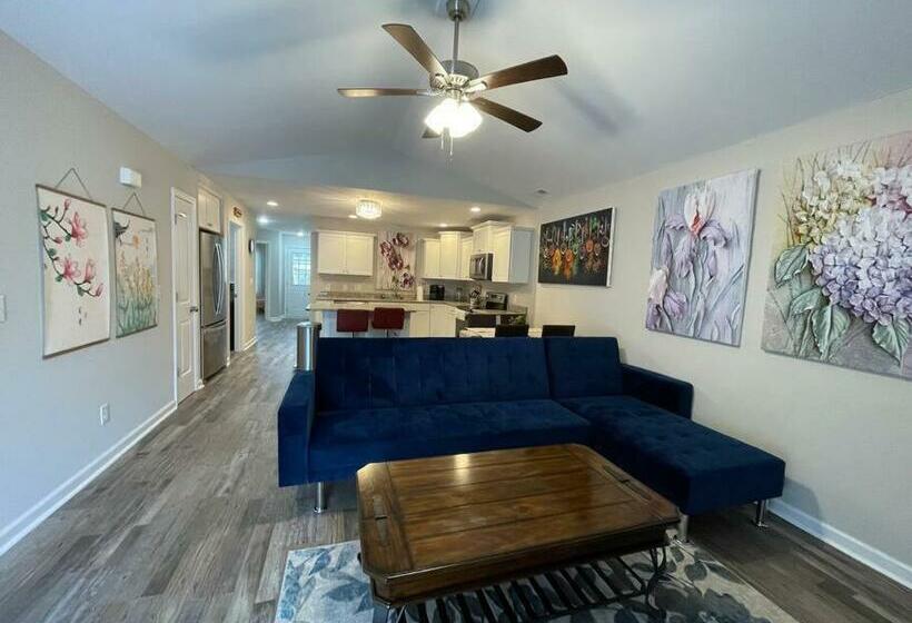Sleep 10, New Construction Home, Half Mile To Beach, 3 Bd 2 Ba, 6 Beds