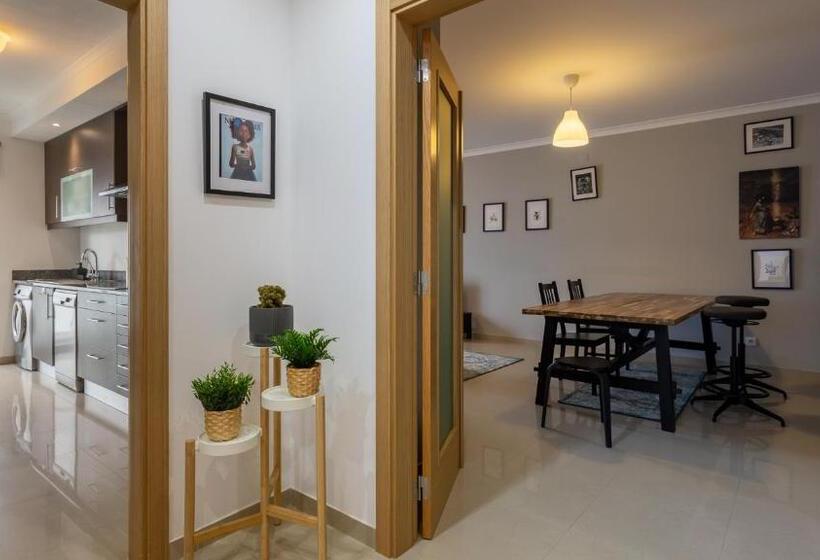 Spacious & Modern 3bdr Apartment In Algarve By Lovelystay